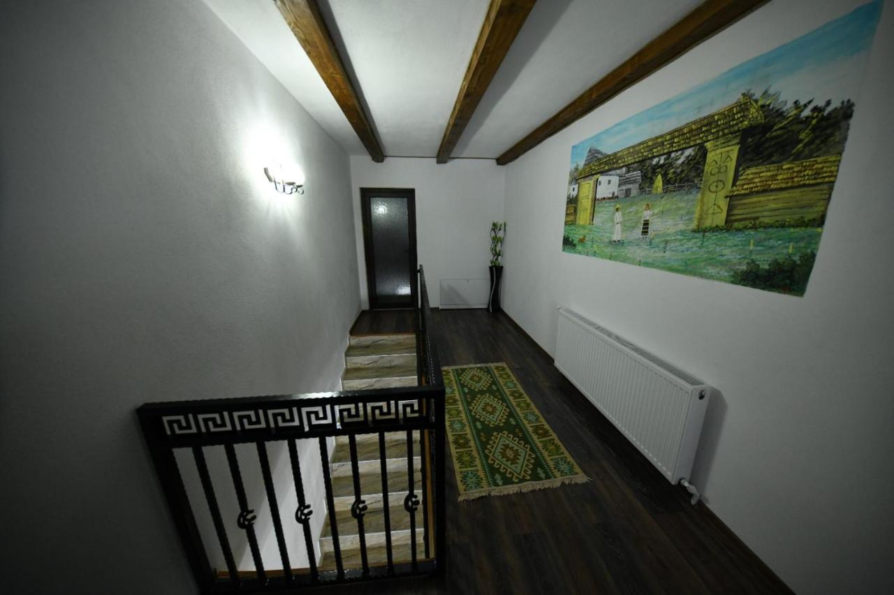 Conacul Cosaului Hotel Feresti Екстериор снимка
