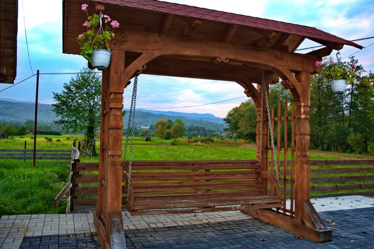 Conacul Cosaului Hotel Feresti Екстериор снимка