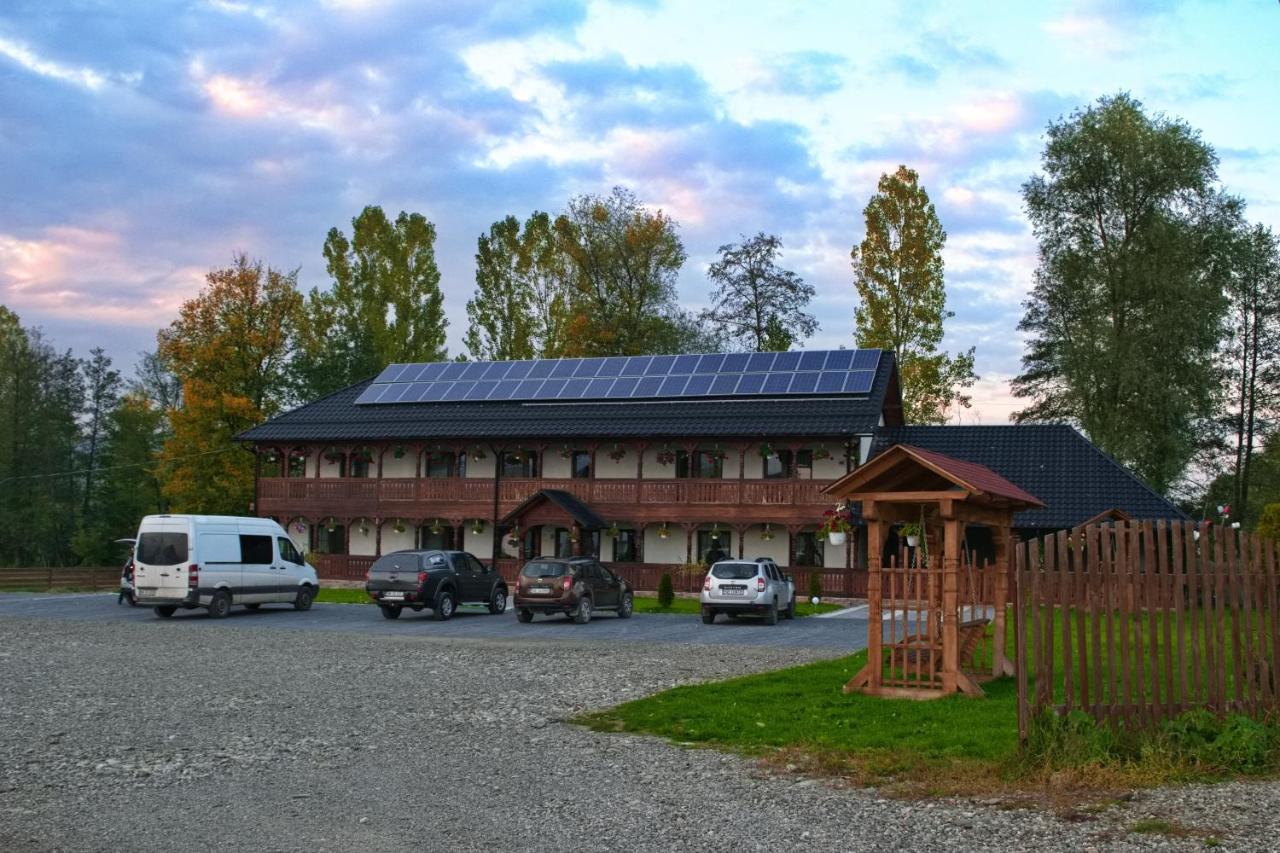 Conacul Cosaului Hotel Feresti Екстериор снимка
