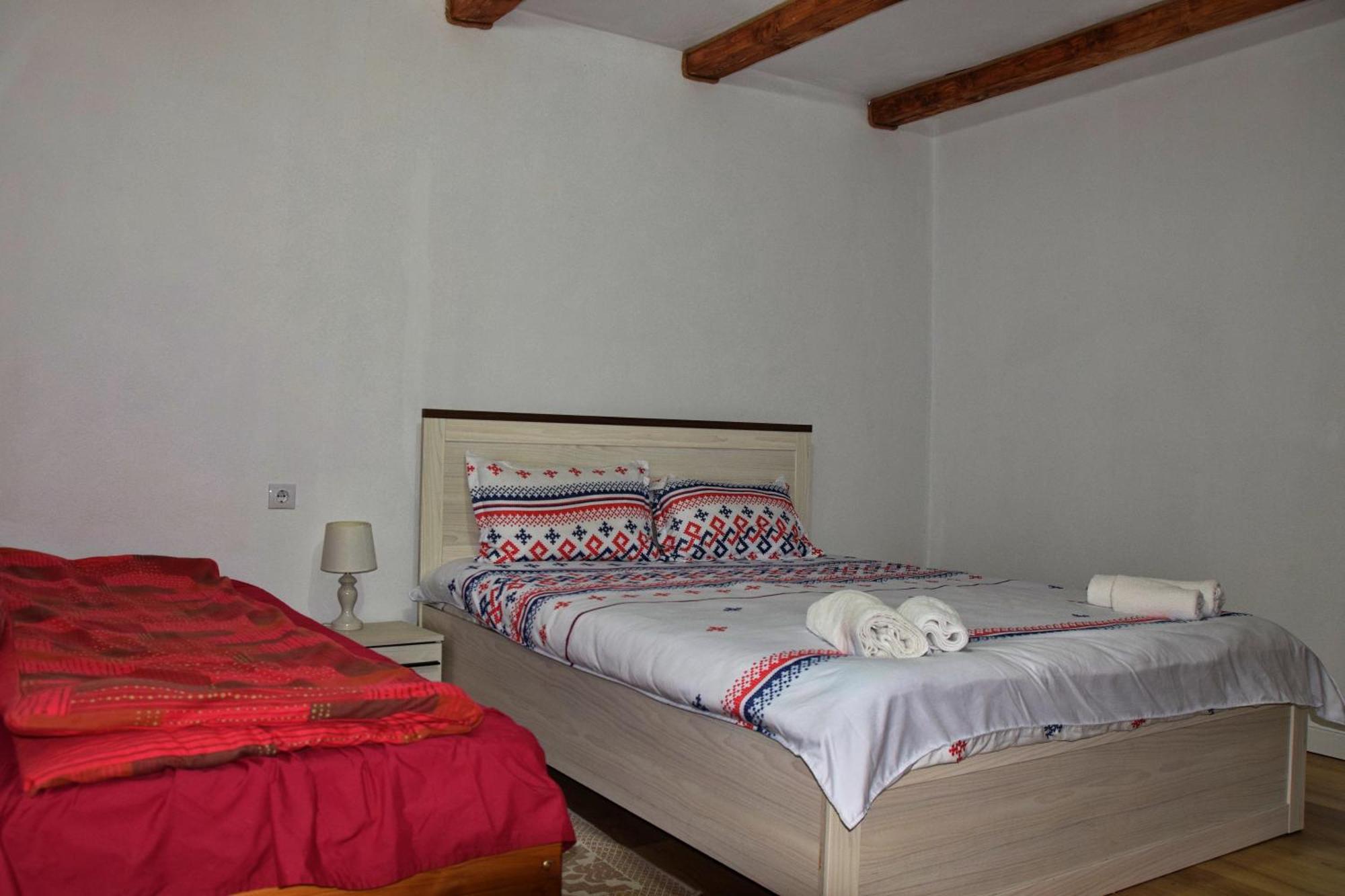 Conacul Cosaului Hotel Feresti Екстериор снимка