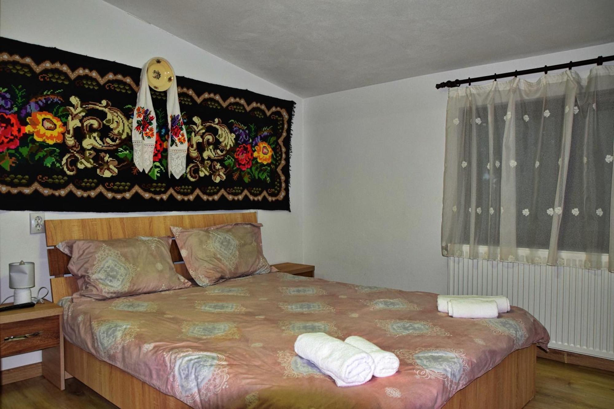Conacul Cosaului Hotel Feresti Екстериор снимка
