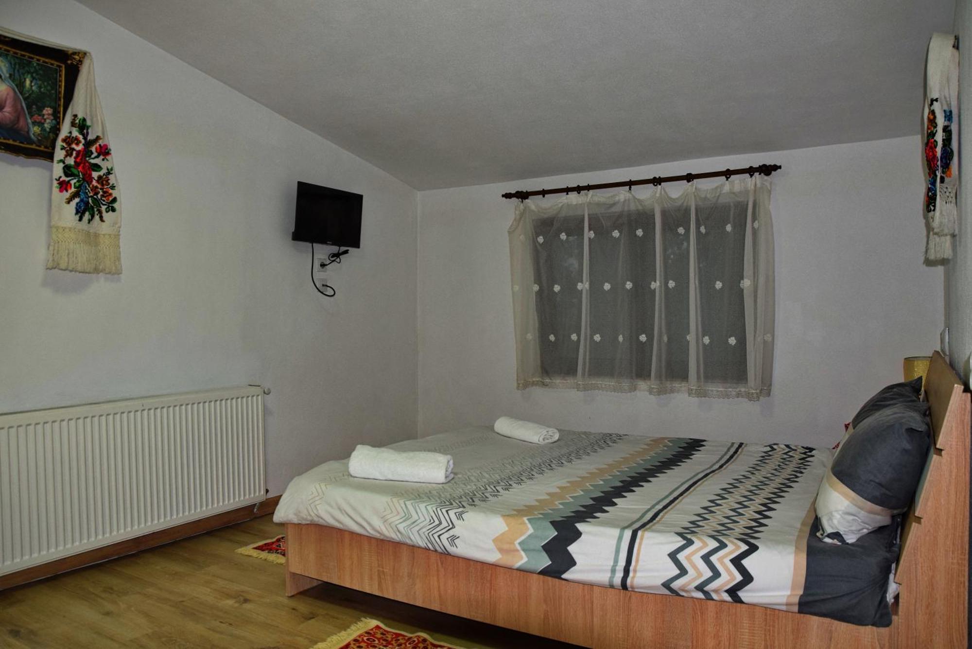 Conacul Cosaului Hotel Feresti Екстериор снимка